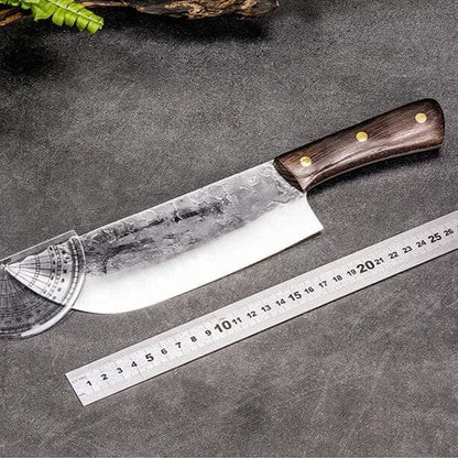 Cleaver Messer mit moderner Form und traditioneller Schmiedekunst in Szene gesetzt. Cleaver Messer – Zeitlose Tradition trifft moderne Präzision in einer edlen Klinge.