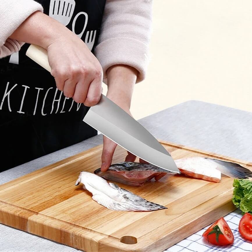 Japanisches Deba Messer für präzise Arbeiten an Fisch und Fleisch mit ergonomischem Holzgriff. Perfekt für Fisch und Fleisch: Ergonomisches Deba Messer mit langlebiger Klinge.